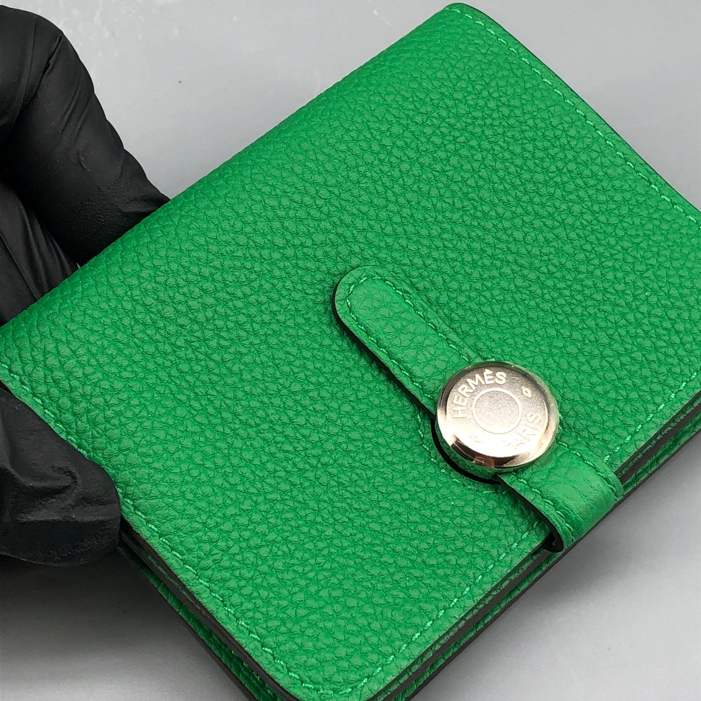 Hermes 2016 Dogon Compact Wallet  Green Togo Leather