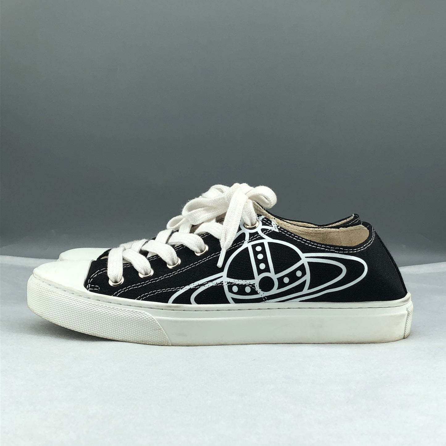 Vivienne Westwood Orb Logo Low Top Canvas Sneakers Size 38 Black