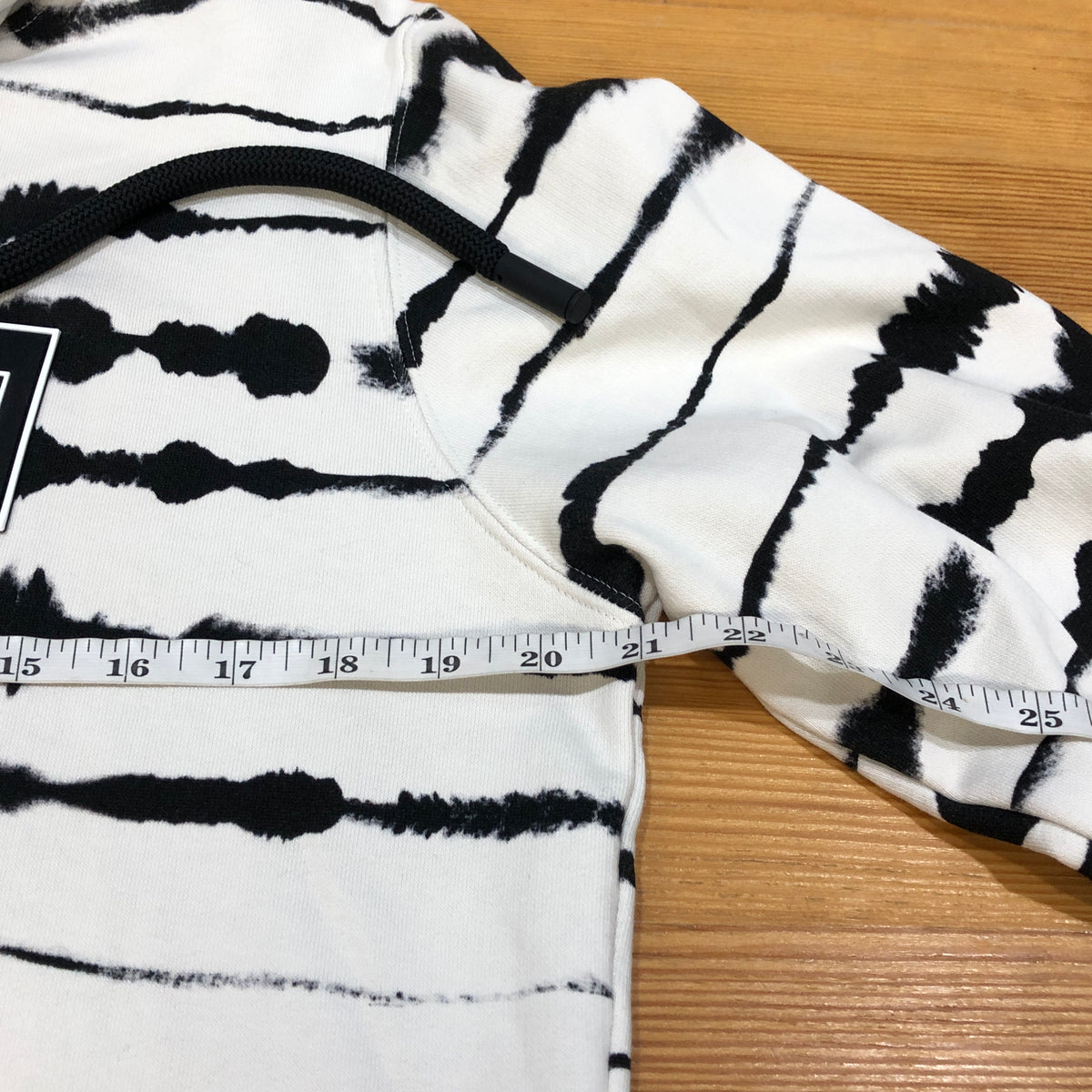 Burberry White & black Zebra Print Pullover Hoodie Size S