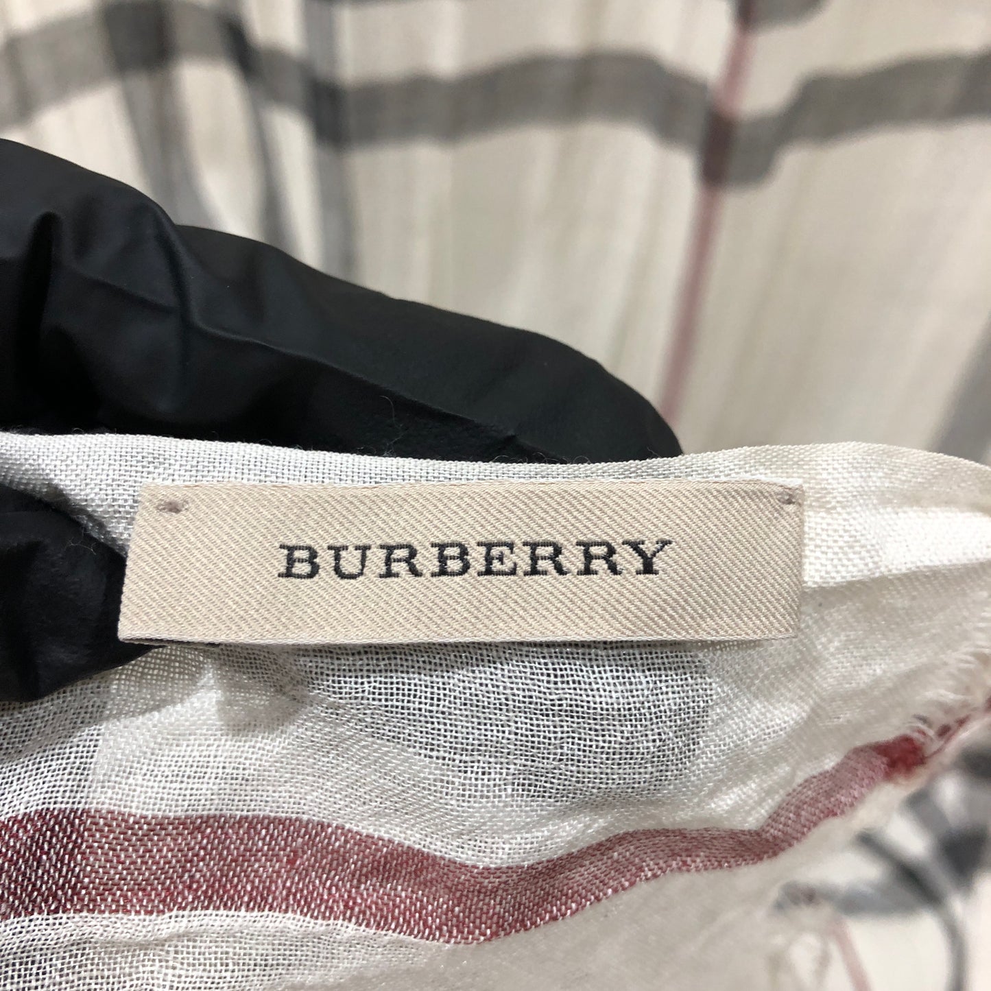 Burberry Classic Vintage Check Wool Cashmere Large Scarf  Beige/Black/Red