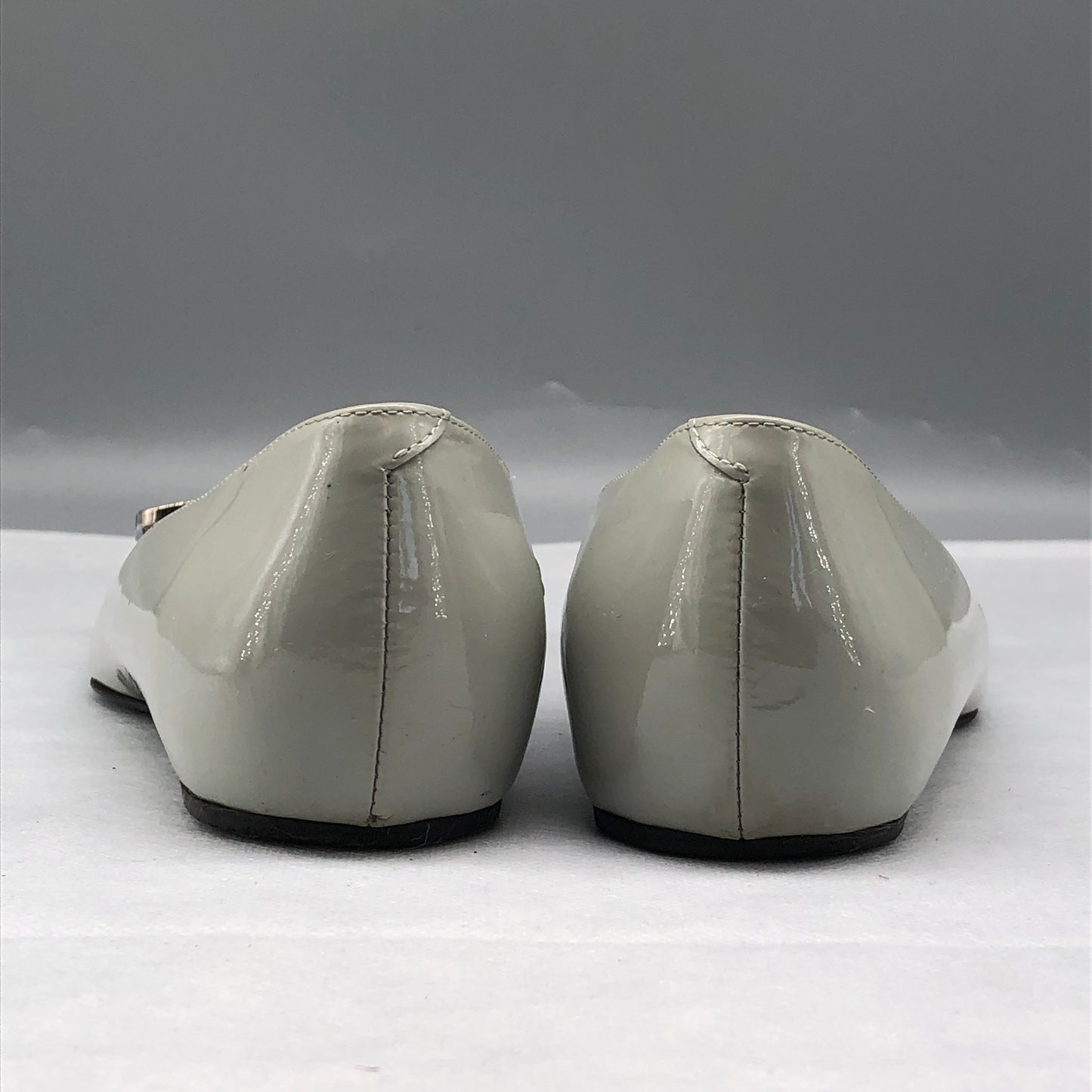 Roger Vivier Women's Greenish Grey & Cream Patent Flats shoes 36