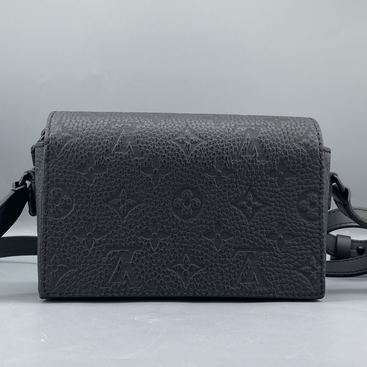 Louis Vuitton Taurillon Monogram Steamer Wearable Bag Black