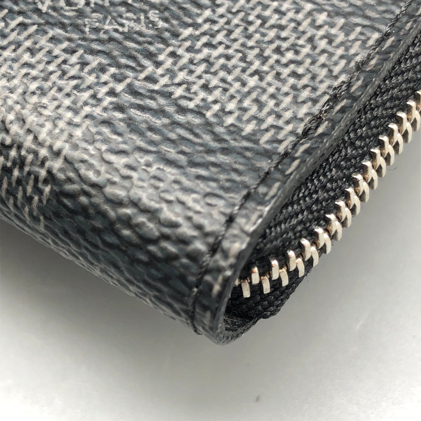 Louis Vuitton Damier Graphite Zipped Wallet Black