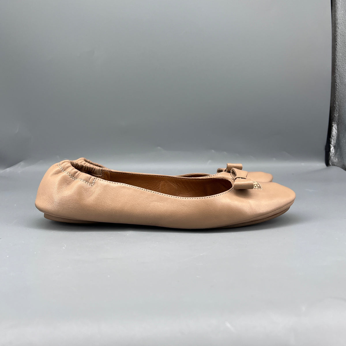 Fendi Nude Leather Ballet Flats size 37.5
