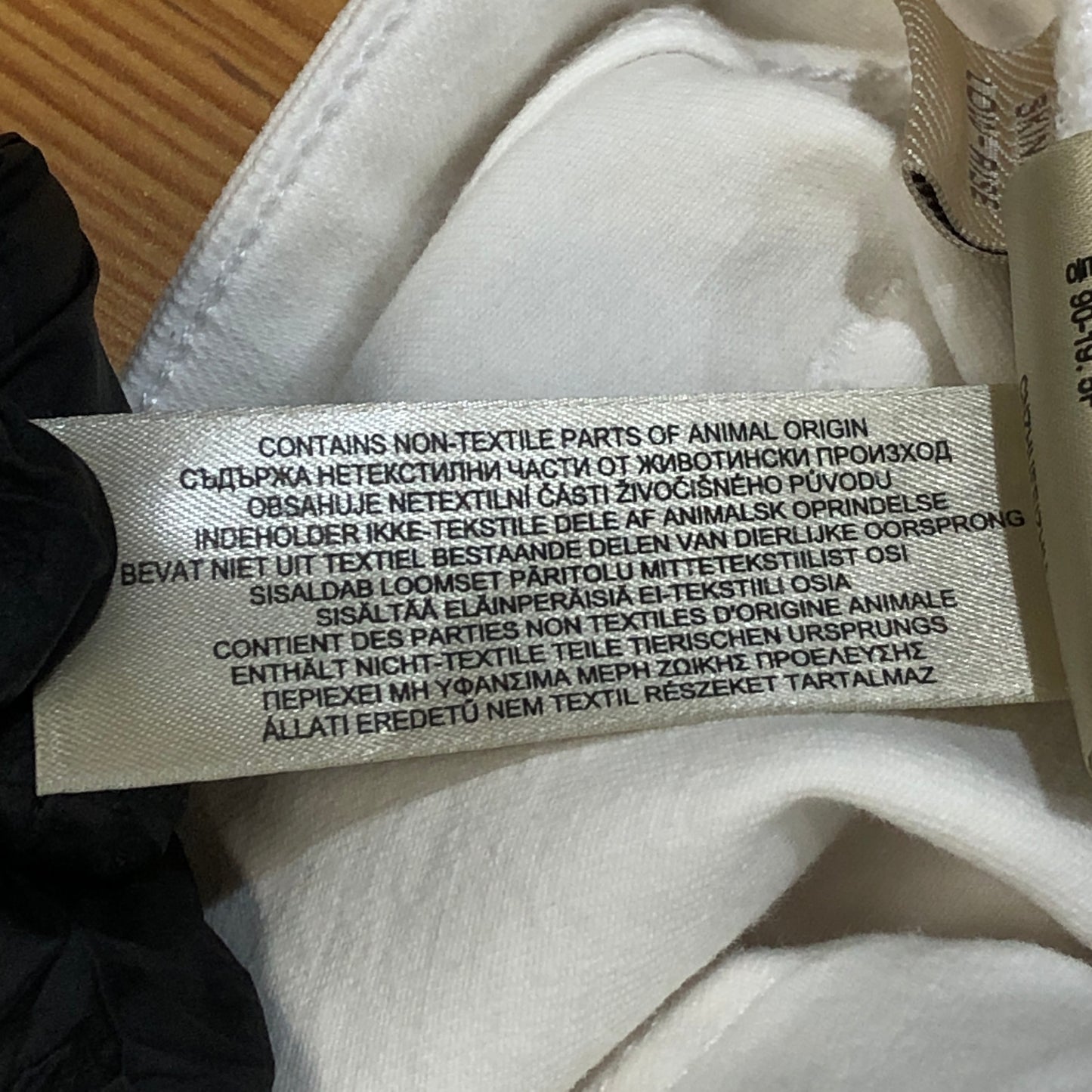 Burberry White Low Rise Skinny Jeans W 27