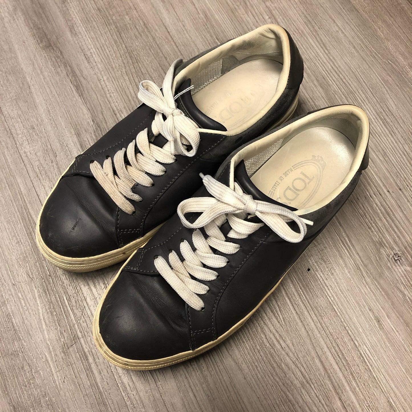 Tod's Women's grey Leather Sneakers Size 37.5