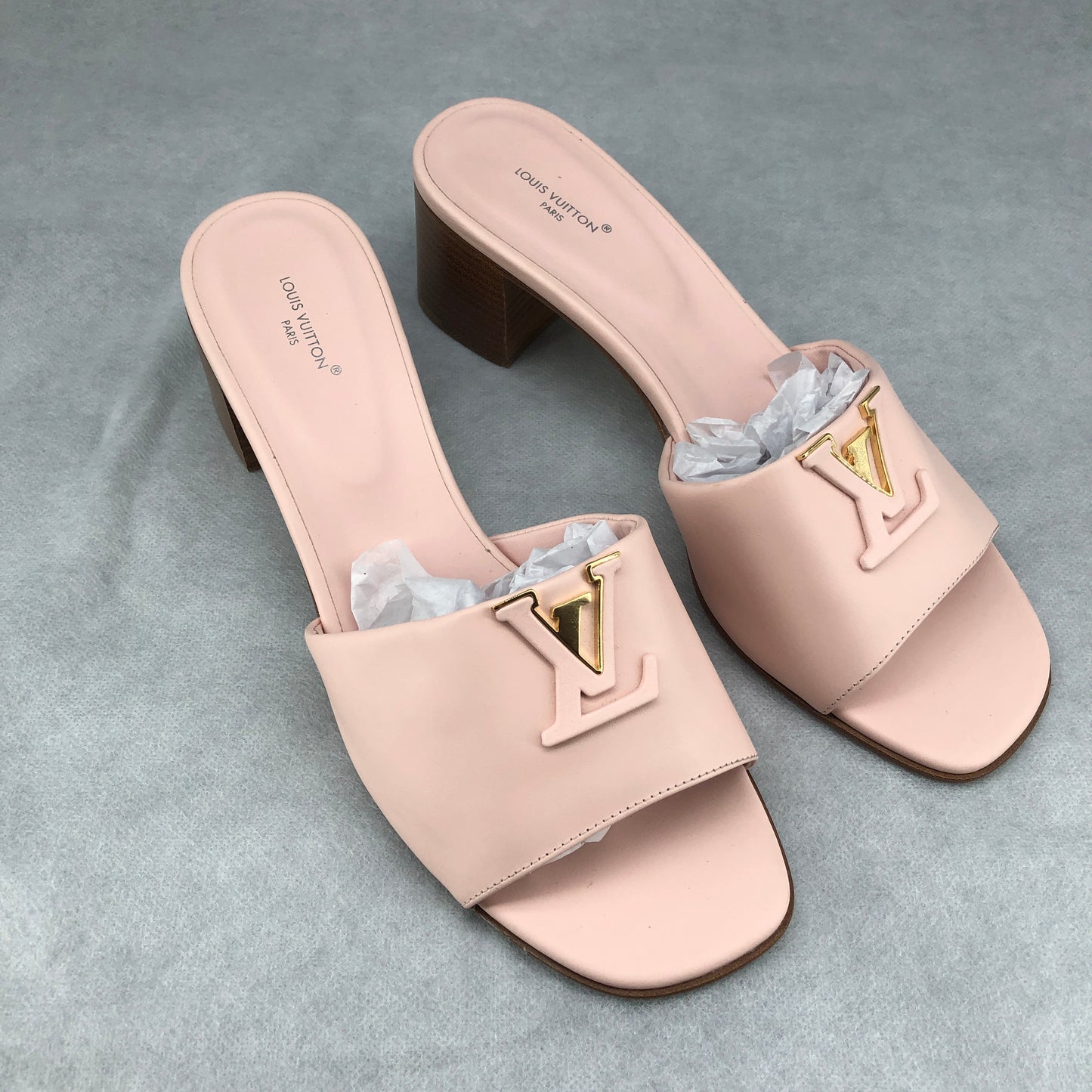 Louis Vuitton Blush Pink Leather V Logo Block Heel Slide Sandals Size 40