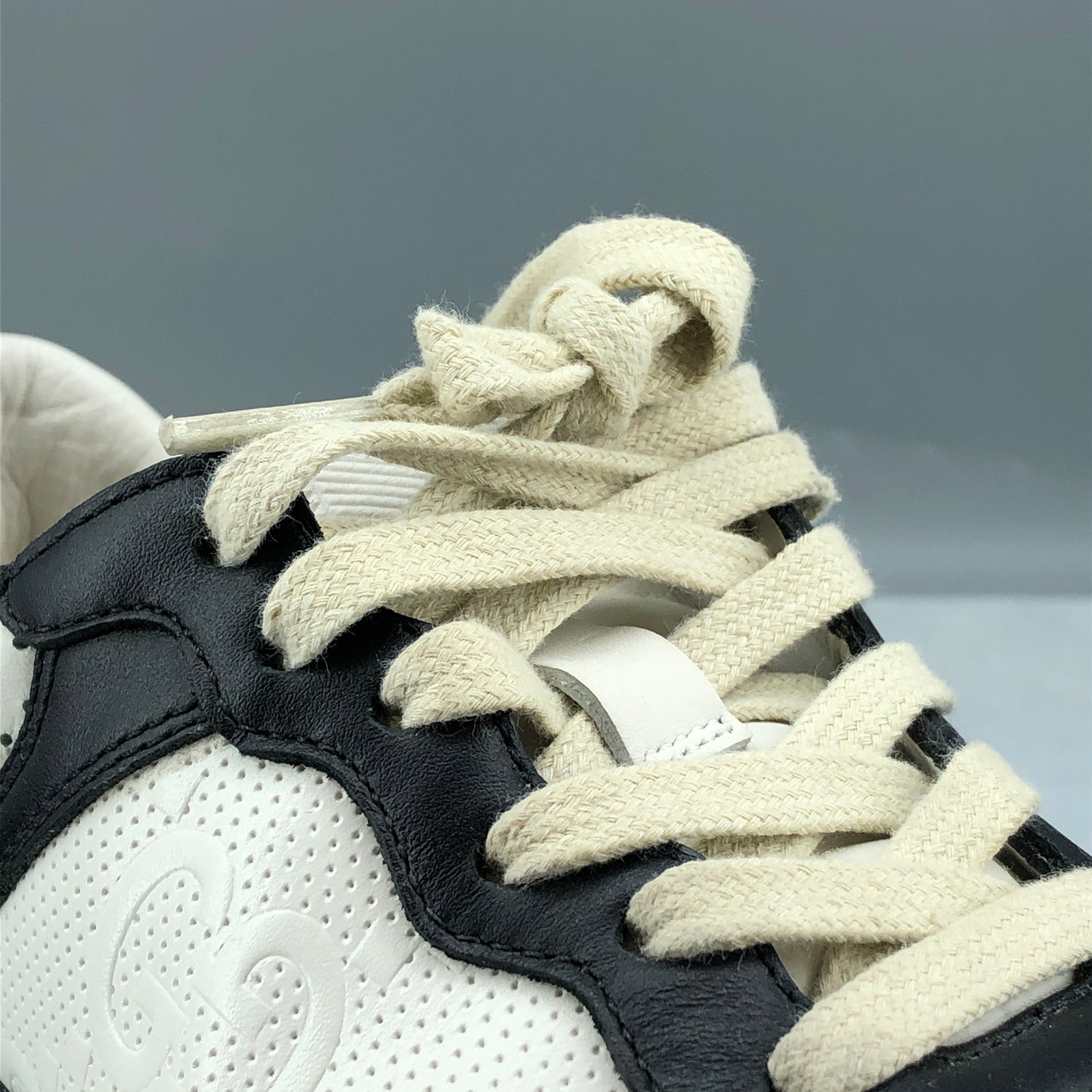Gucci Women’s Low-Top Chunky Sneakers 35 black/white