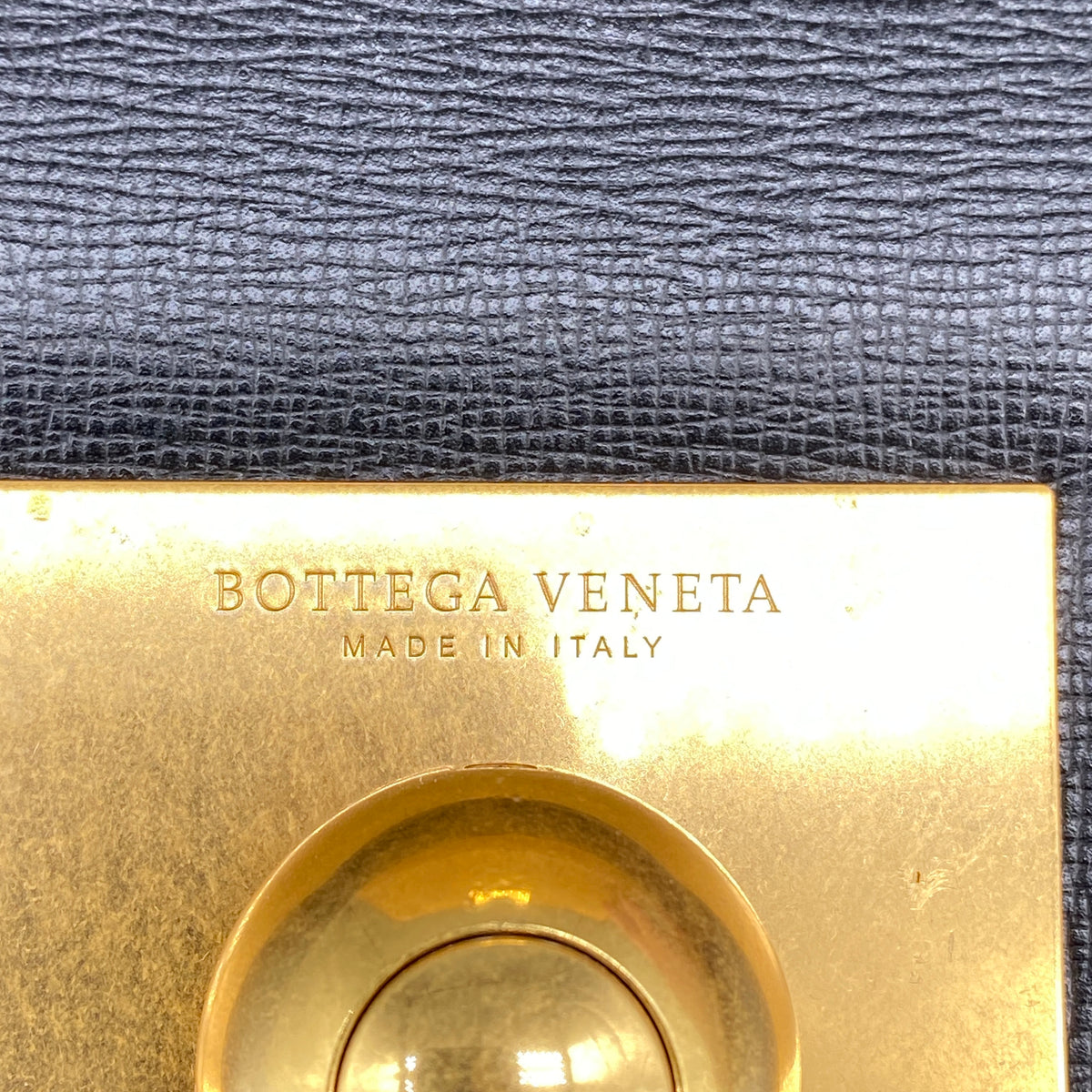 Bottega Veneta Spazzolato Calfskin Classic BV Bag Black