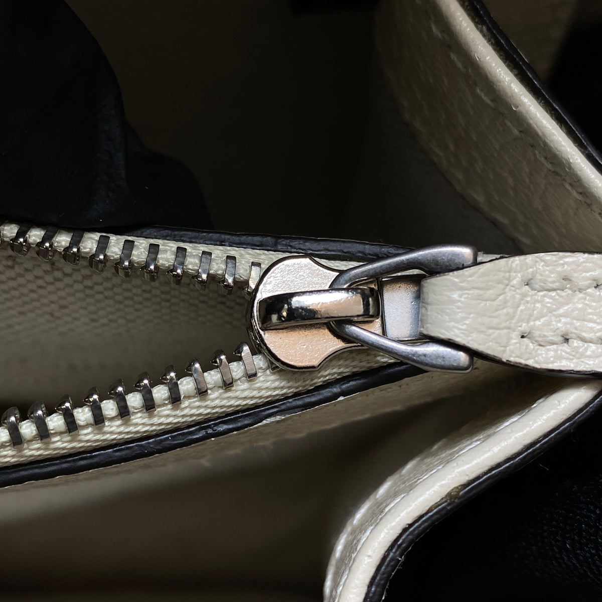 Gucci Medium Dionysus Shoulder Bag Cream Leather