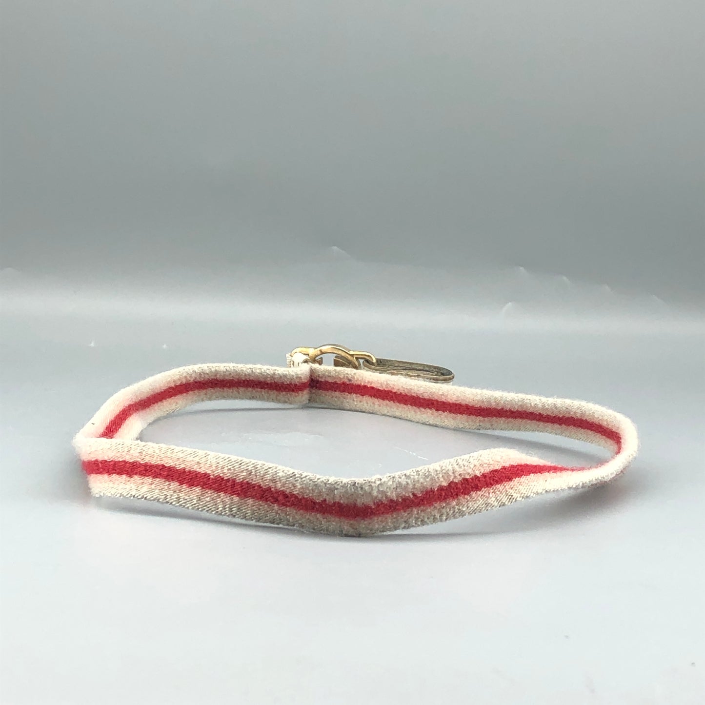 Gucci White Red Web Interlocking GG Thin Strap Phone Lanyard