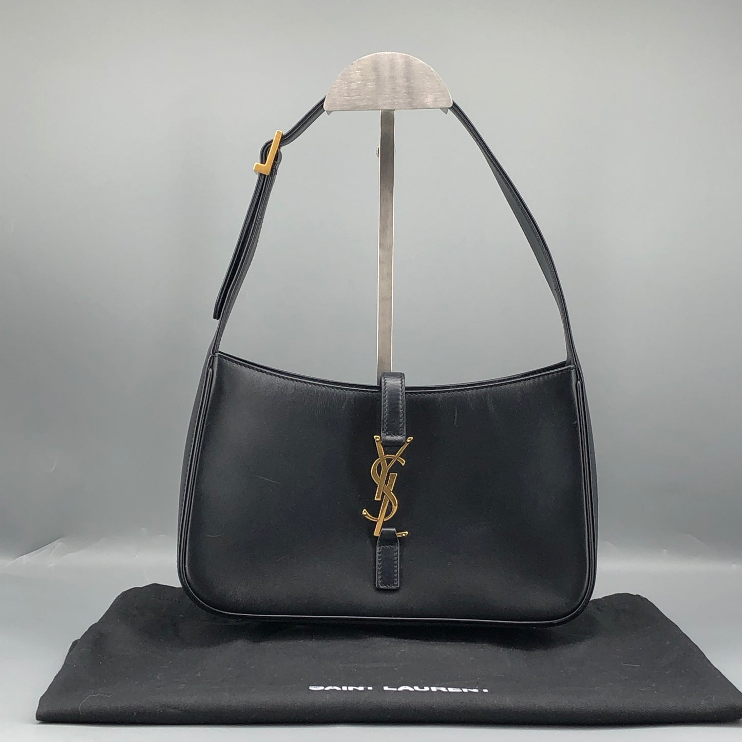Saint Laurent Le 5 à 7 Smooth Leather Hobo Shoulder Bag Black