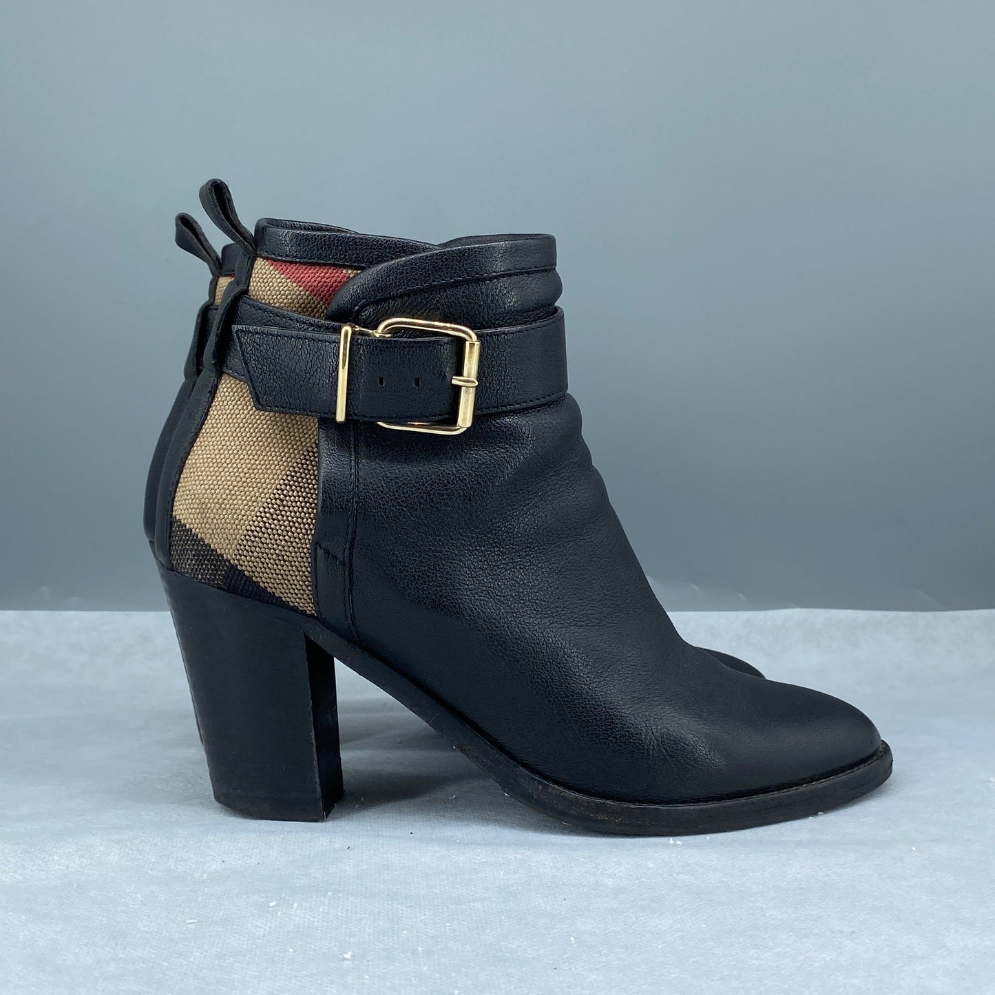 Burberry Women's Ankle Boots Size 36 Black & Beige
