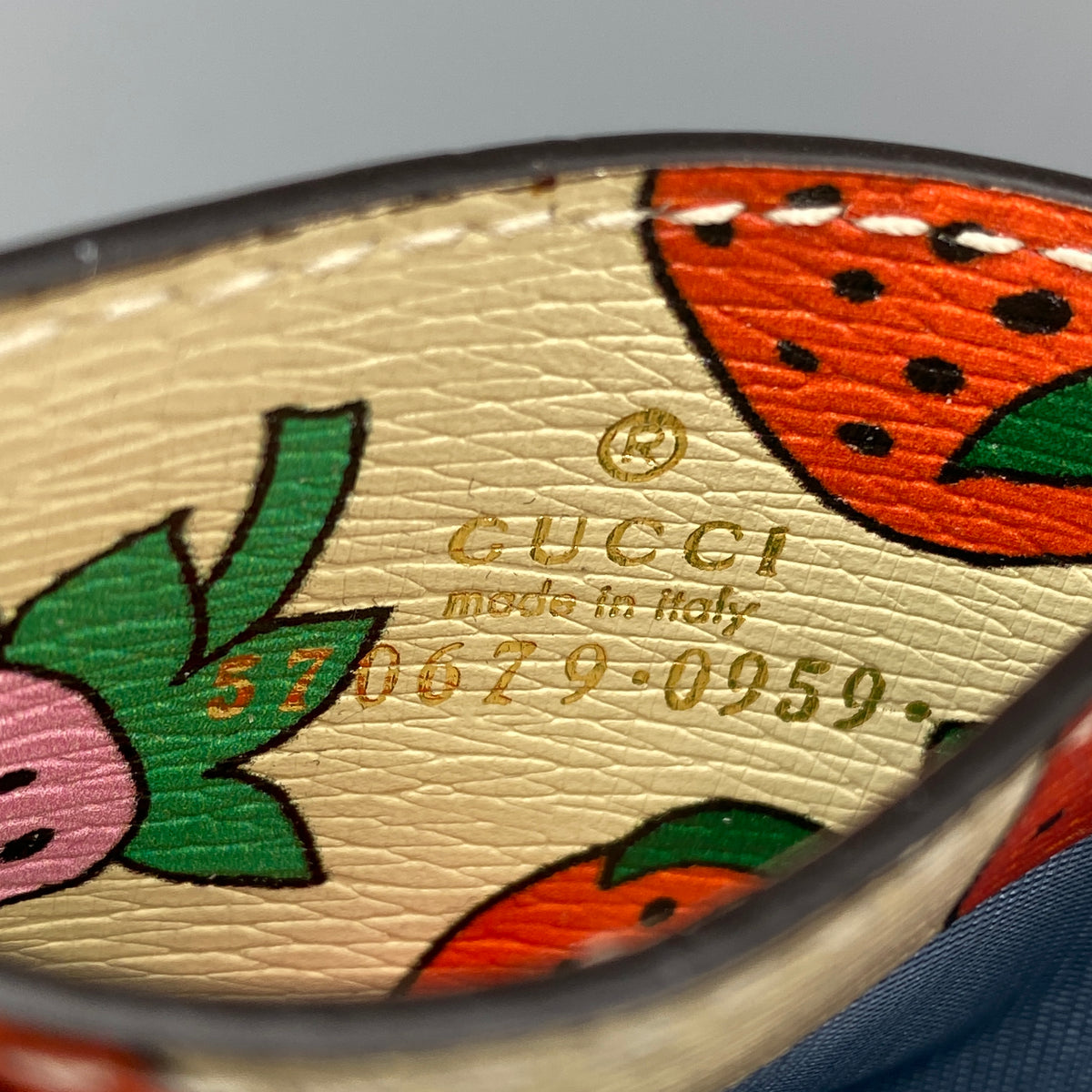 Gucci Cream Strawberry Print Leather Card Holder