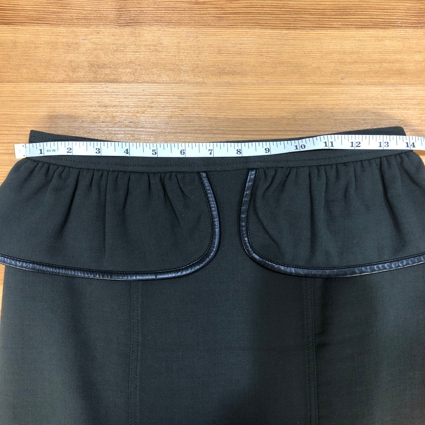 Burberry Ruffle Waist Pencil Midi Skirt Size US 6 Forest Green