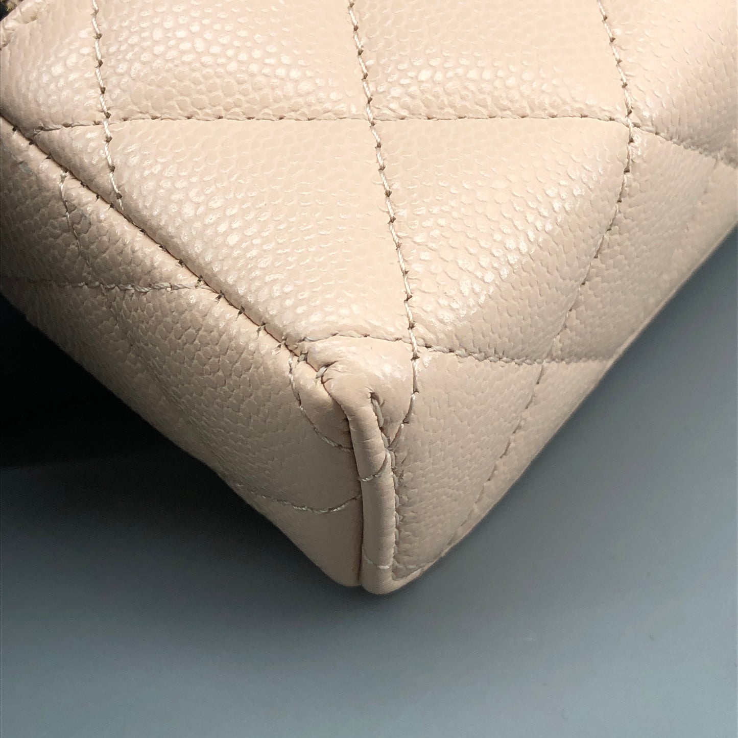 Chanel Caviar Quilted Top Handle Slim Vanity With Chain Beige/Nude