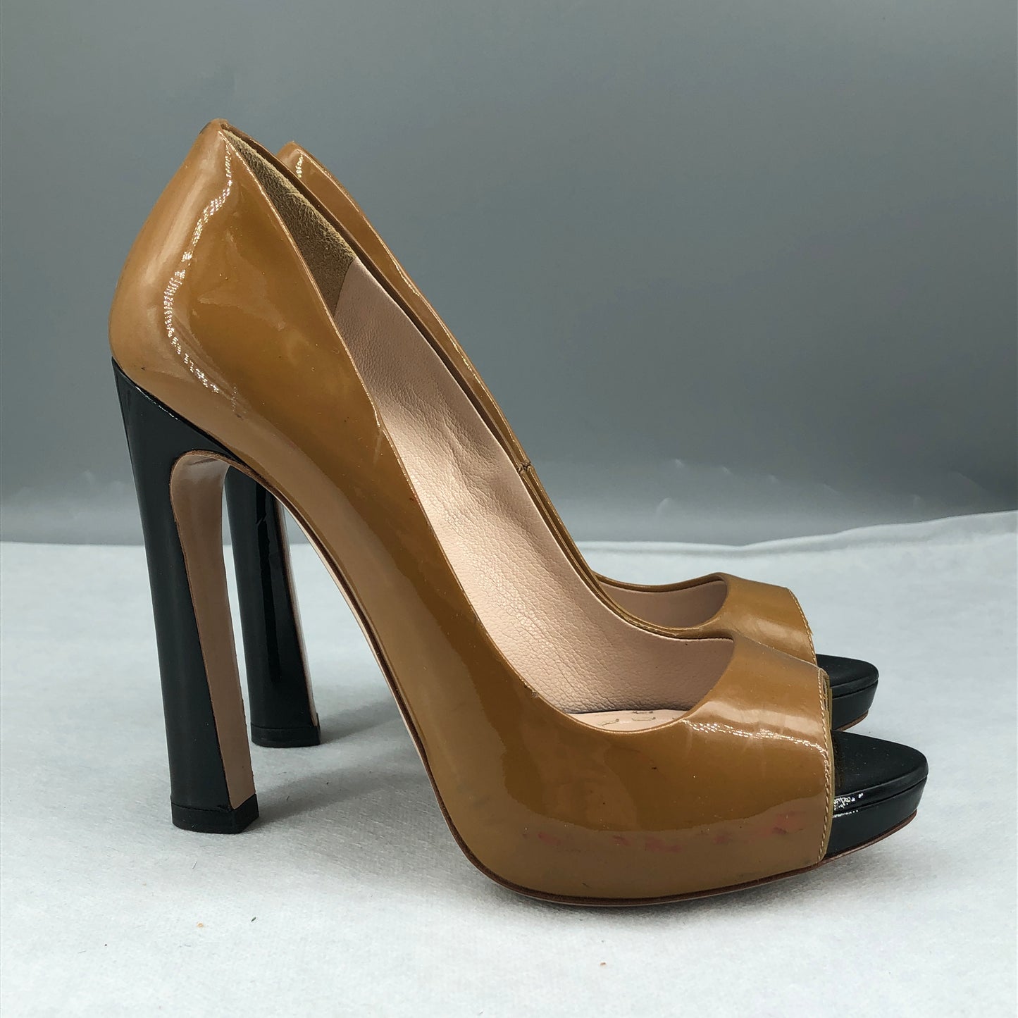 Miu Miu Women's Peep-Toe Patent Leather Pumps 35.5 Caramel