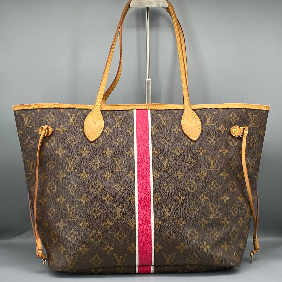Louis Vuitton Monogram MM Neverfull Tote Bag Brown