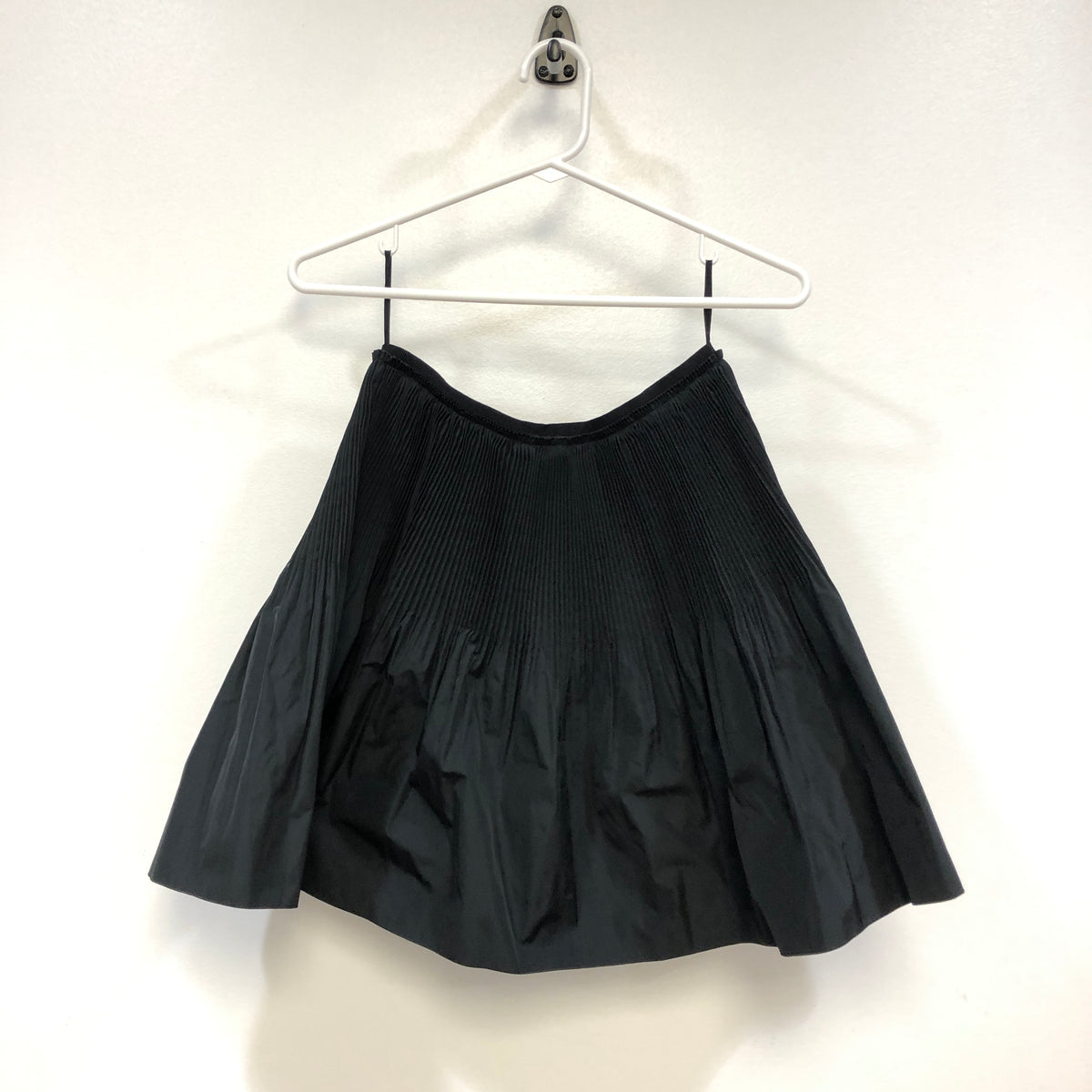 Red Valentino Black Pleated Skirt Size 40