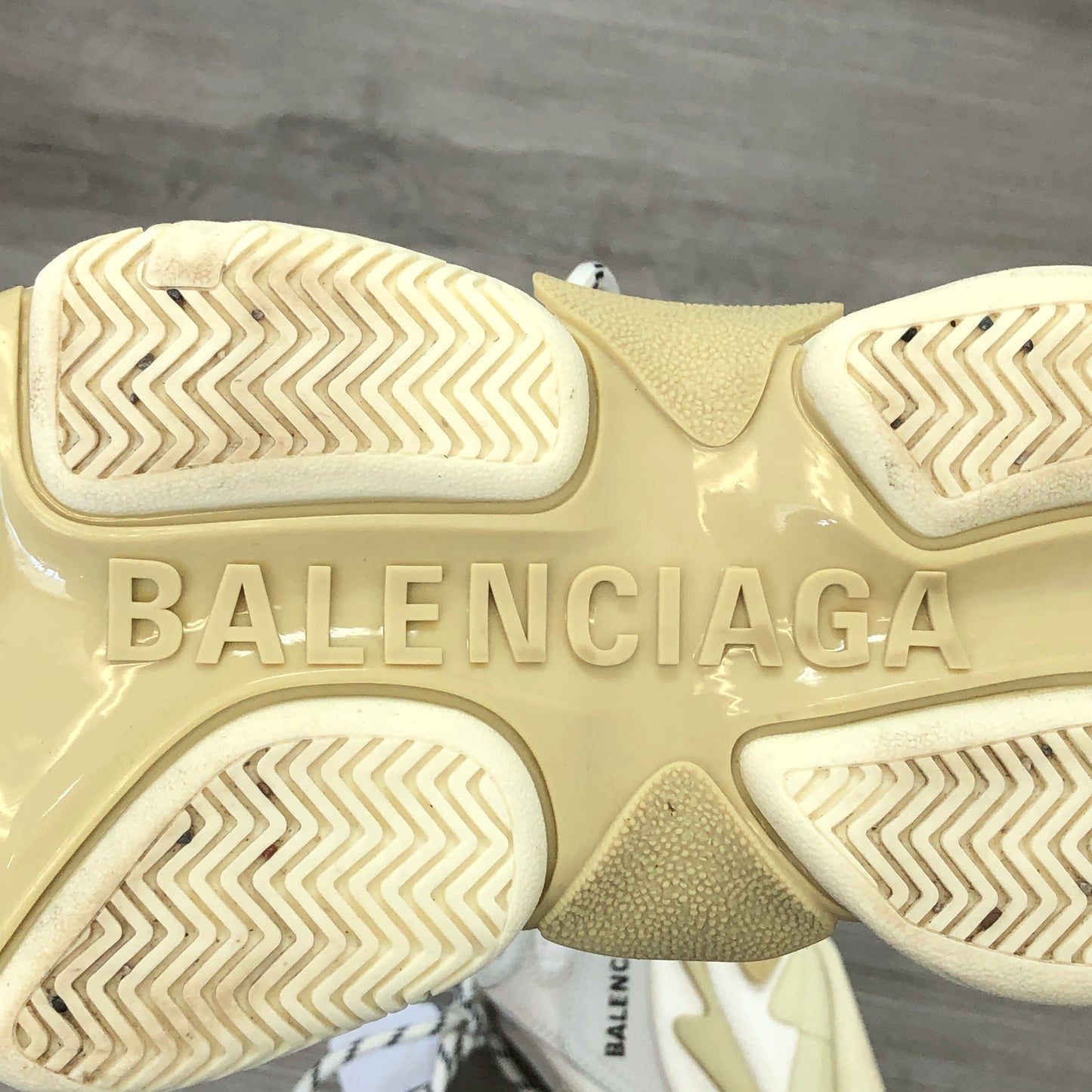 Balenciaga Women's Triple S Mesh Leather Chunky Sneaker Shoes 35 White Cream Two-Tone