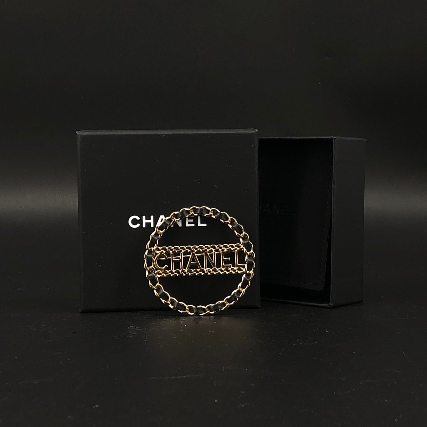 Chanel 2018 Vintage Gold Chain Oval Brooch