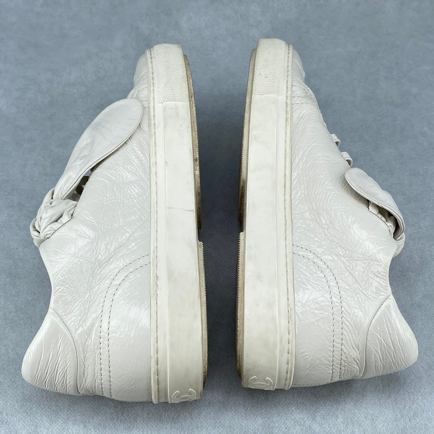 Chanel Women‘s White Bow Sneakers Size 35.5