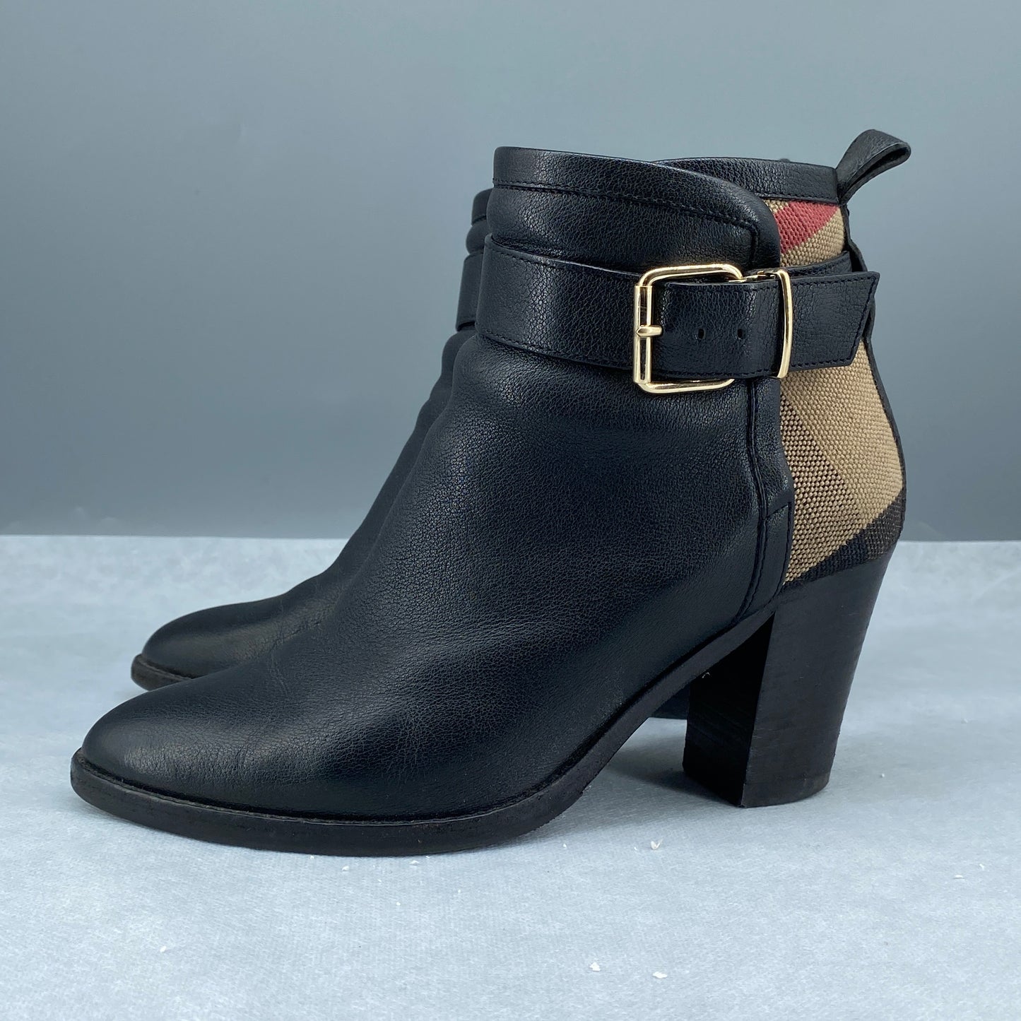 Burberry Women's Ankle Boots Size 36 Black & Beige