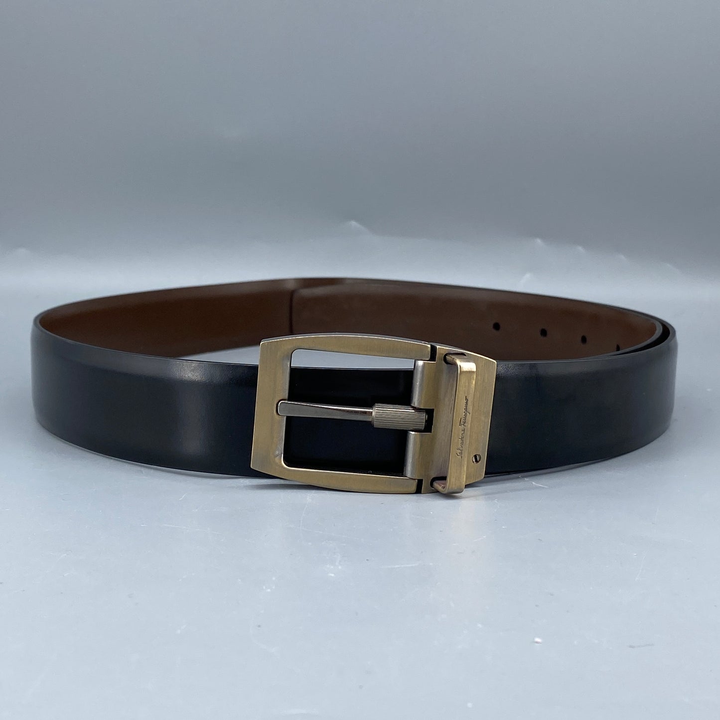 Ferragamo Black Smooth Leather Vintage Gold Square Pin Buckle Belt  100cm