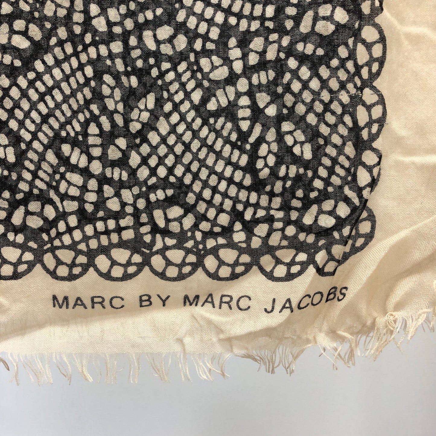 Marc by Marc Jacobs Lace Print Large Scarf 106*180cm Cream/Black