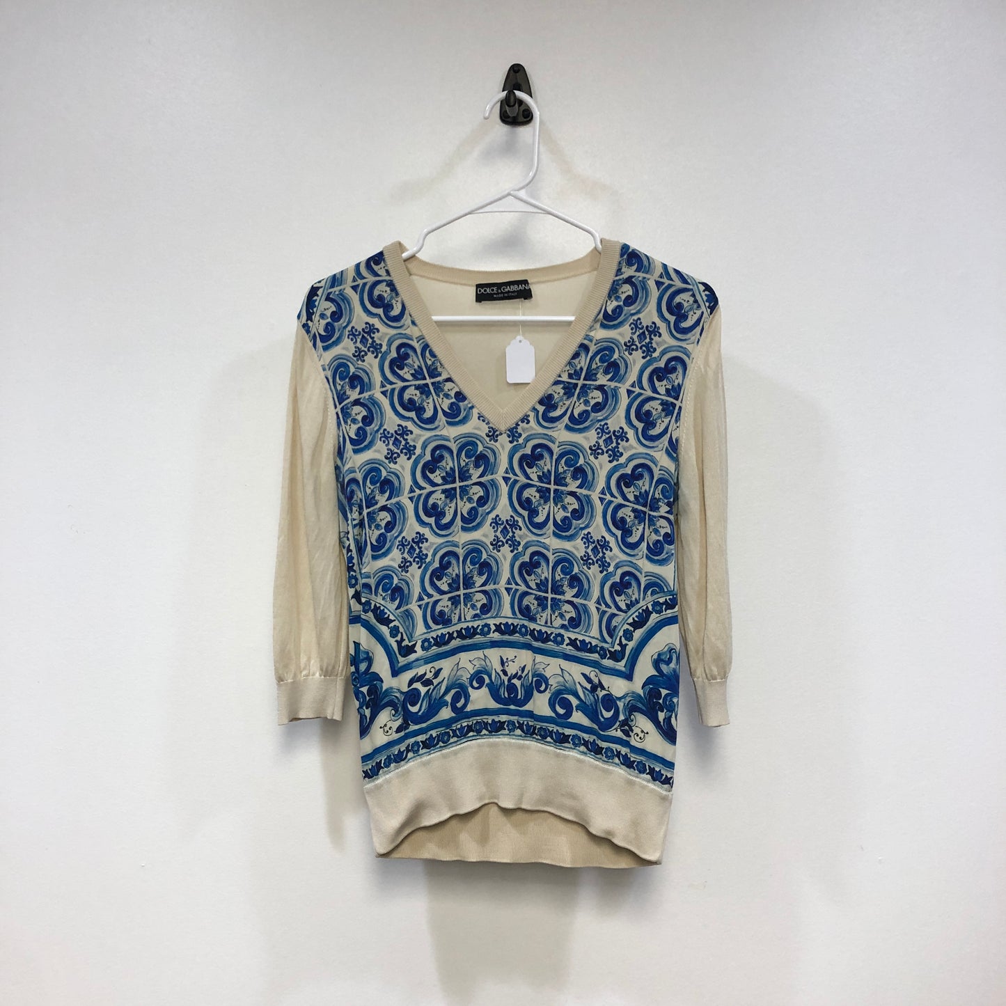 Dolce & Gabbana Beige Blue Floral V‑Neck Long Sleeve Top 42