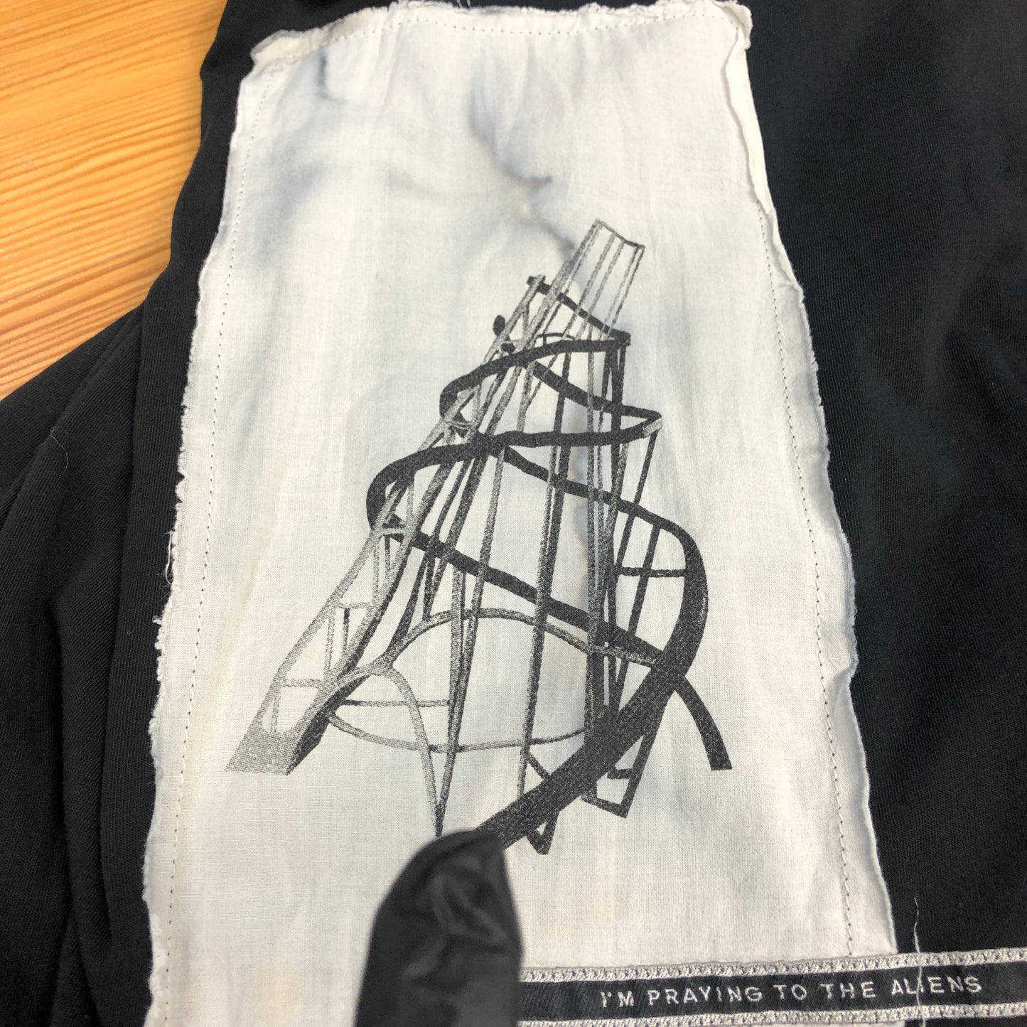 Dark Show Black Long Sleeve Graphic Print Tee Size S