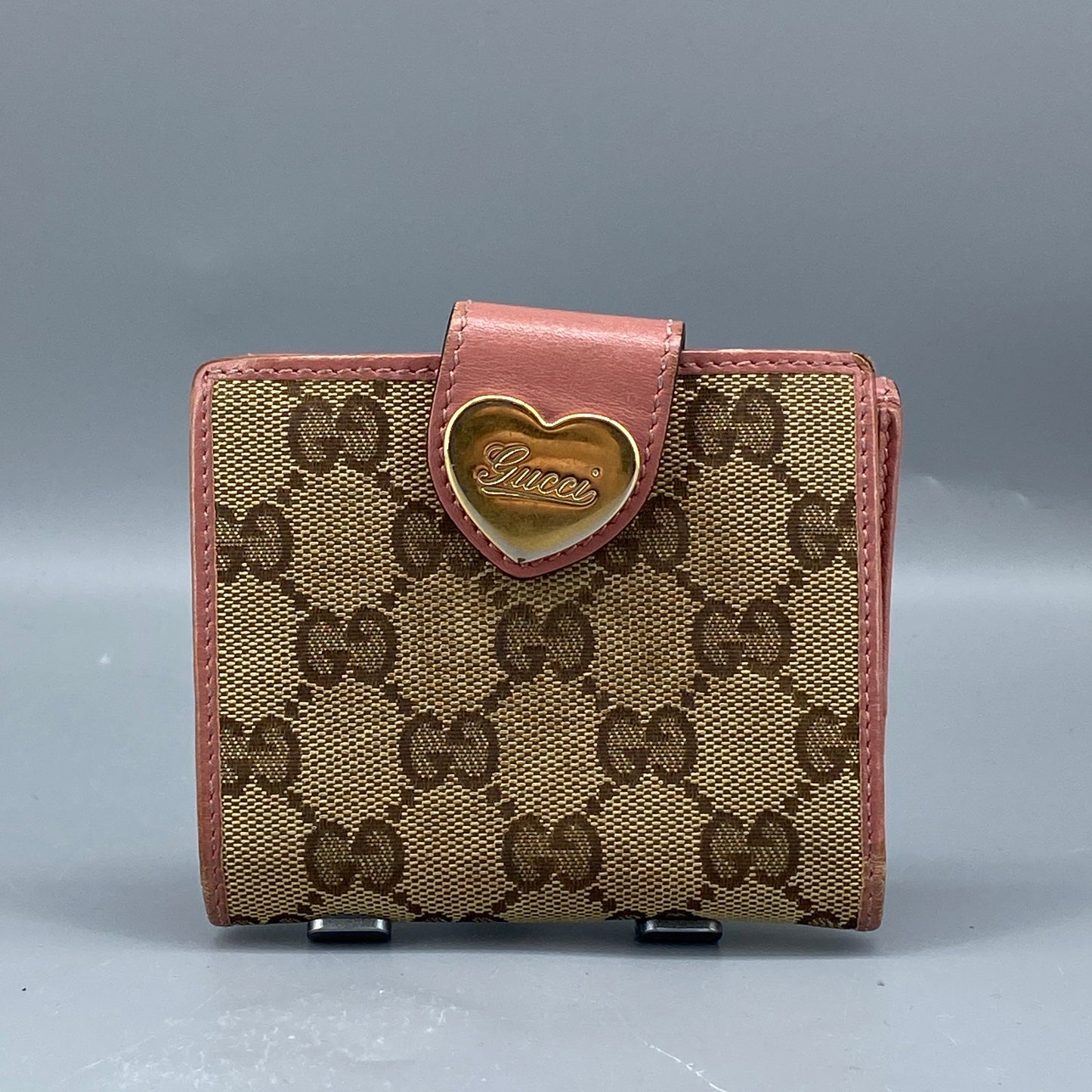 Gucci Beige GG Supreme Pink Leather Heart Snap Short Wallet