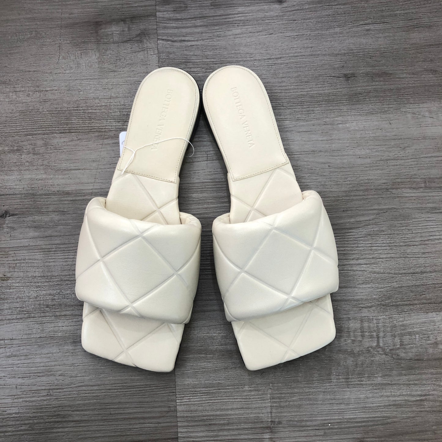 Bottega Veneta Quilted Lambskin Flat Slide Sandals Size 38 Cream