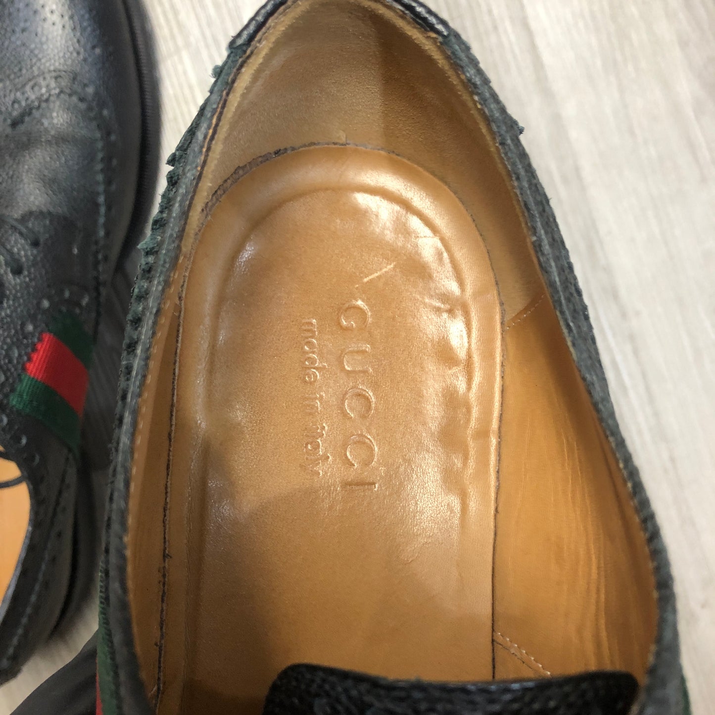 Gucci Men's Black Leather Brogue Dress Shoes with Web Detail Size 9