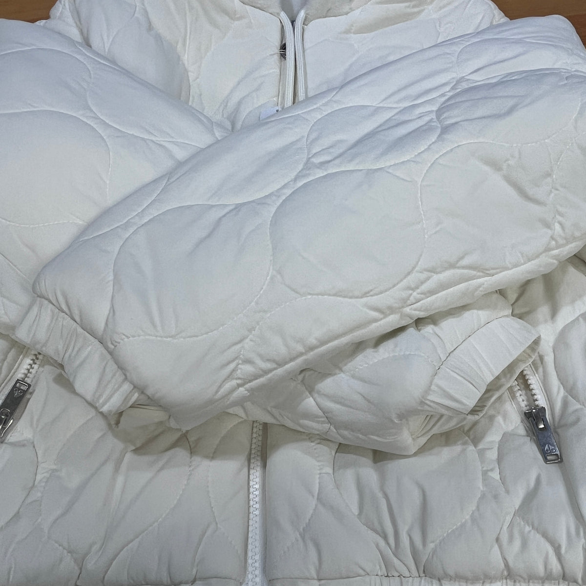 Moose Knuckles  White Hooded Zip Quilted Jacket Size M