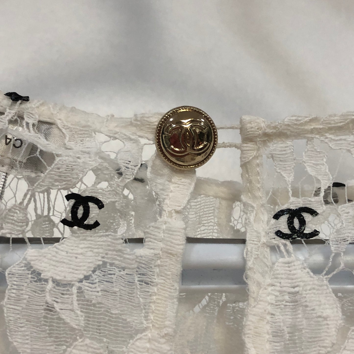 Chanel Lace CC Logo Cropped Long Sleeve Top Size 36 White & Black