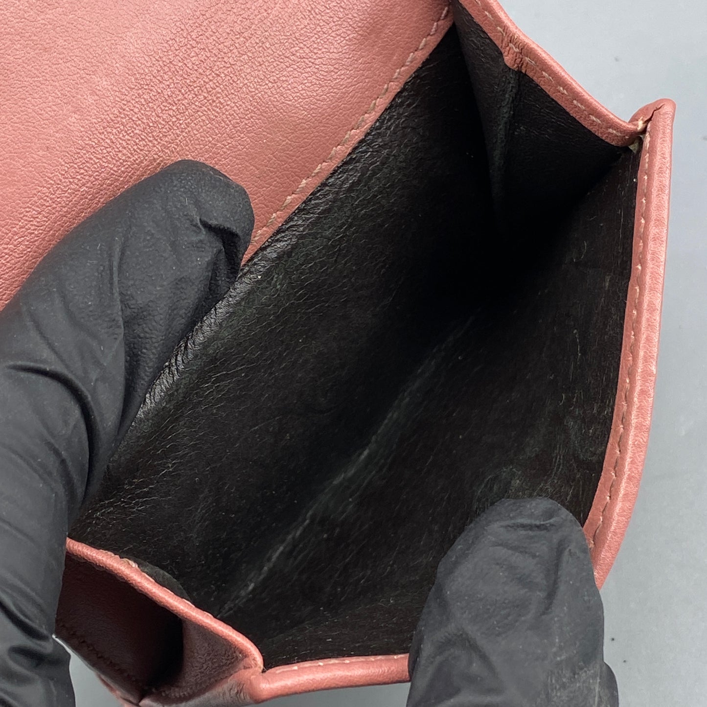Gucci Beige GG Supreme Pink Leather Heart Snap Short Wallet