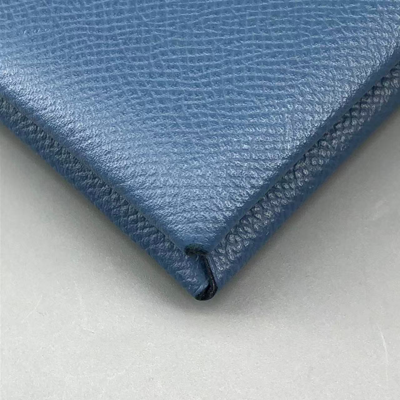 Hermes Leather Card Holder 10 × 6 cm