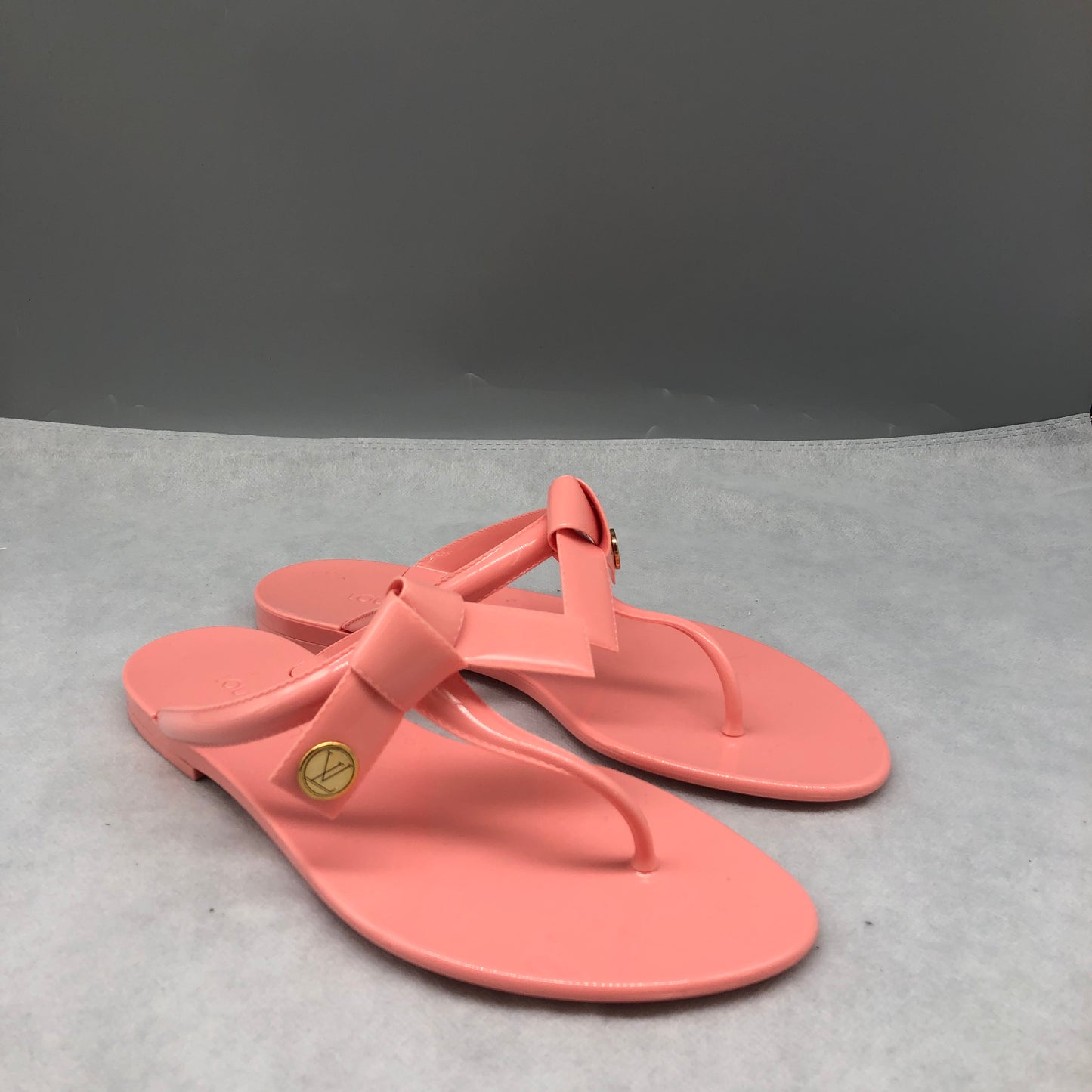 Louis Vuitton Pink Thong Sandals Women's Shoes Size 37