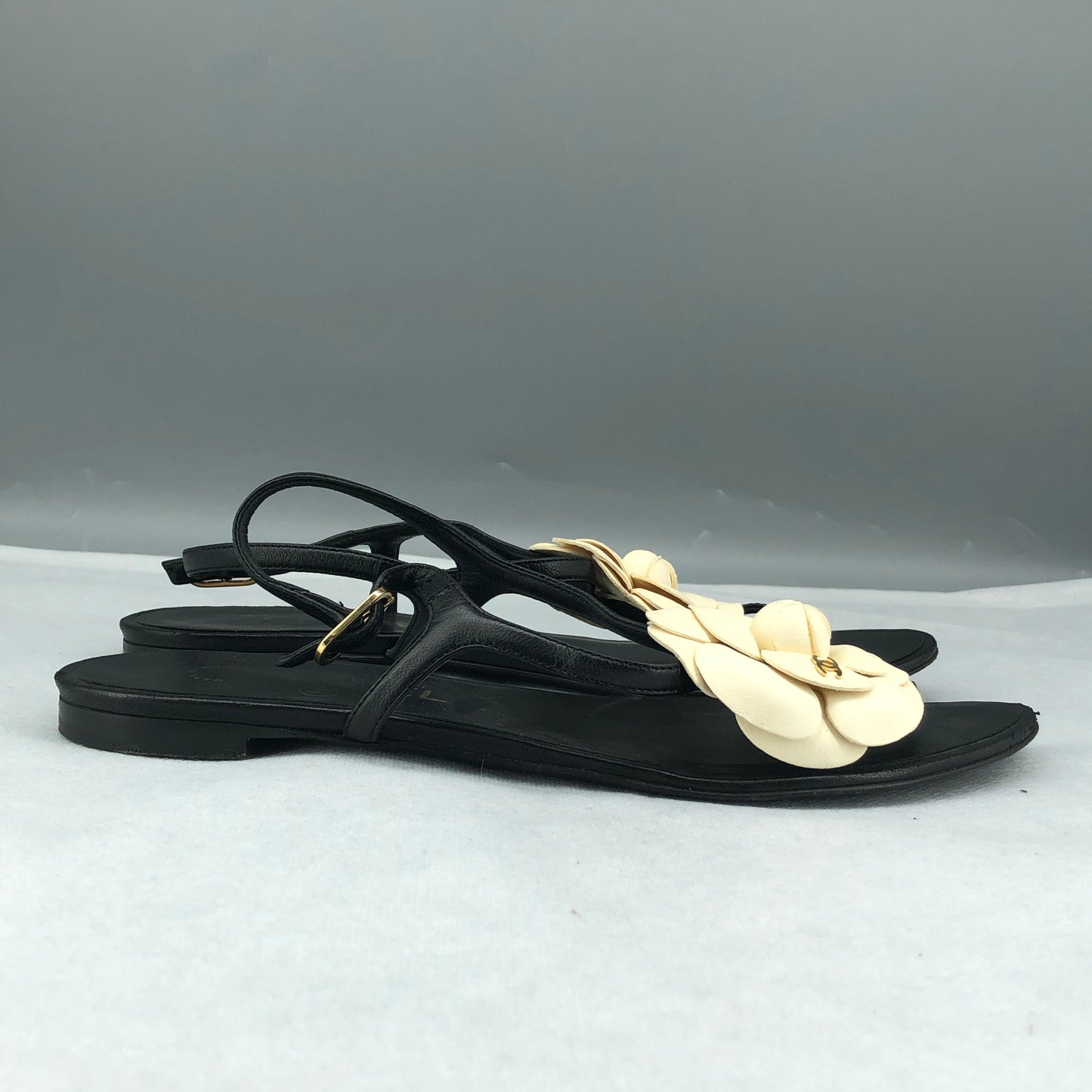 Chanel Women's Camellia Thong Flat Sandals Size 37.5 Black