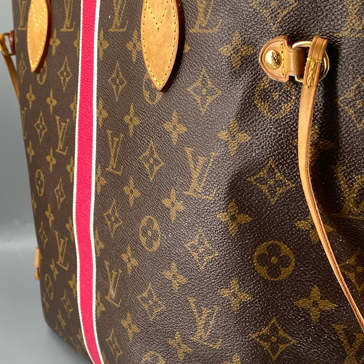 Louis Vuitton Monogram MM Neverfull Tote Bag Brown