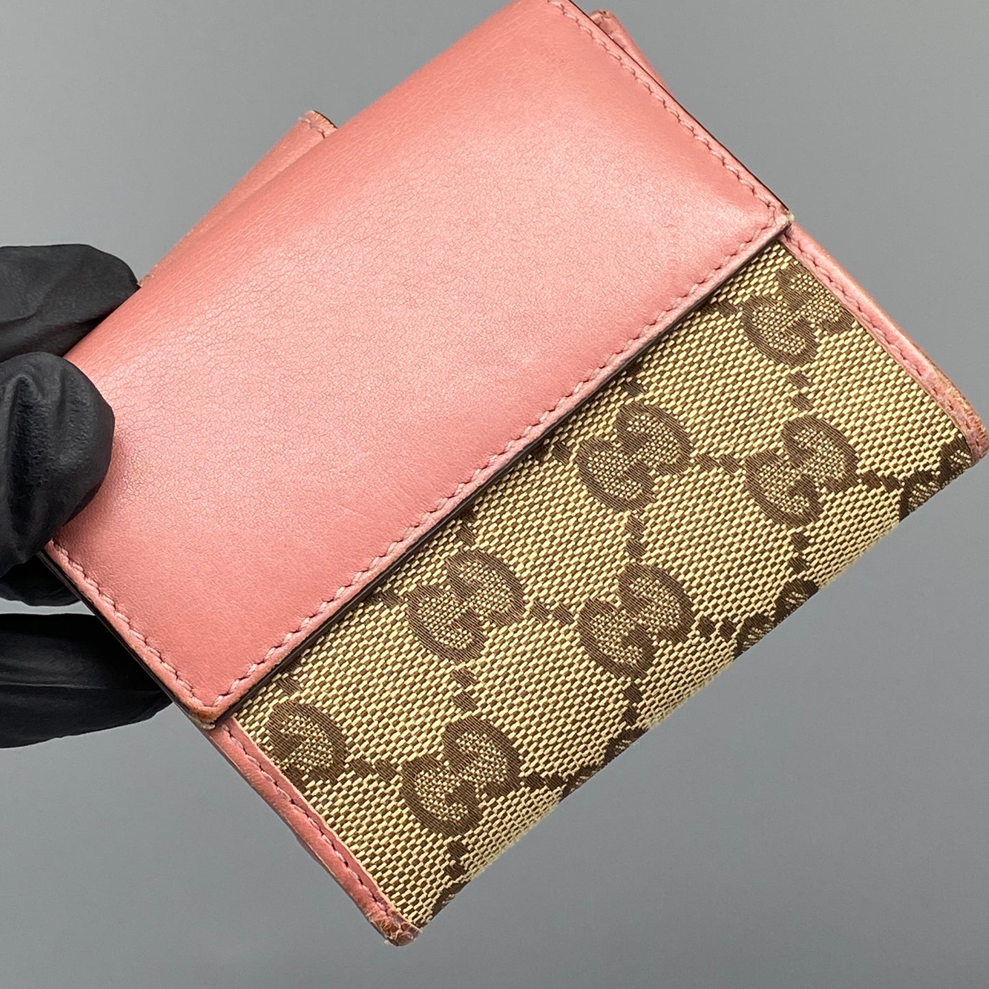 Gucci Beige GG Supreme Pink Leather Heart Snap Short Wallet