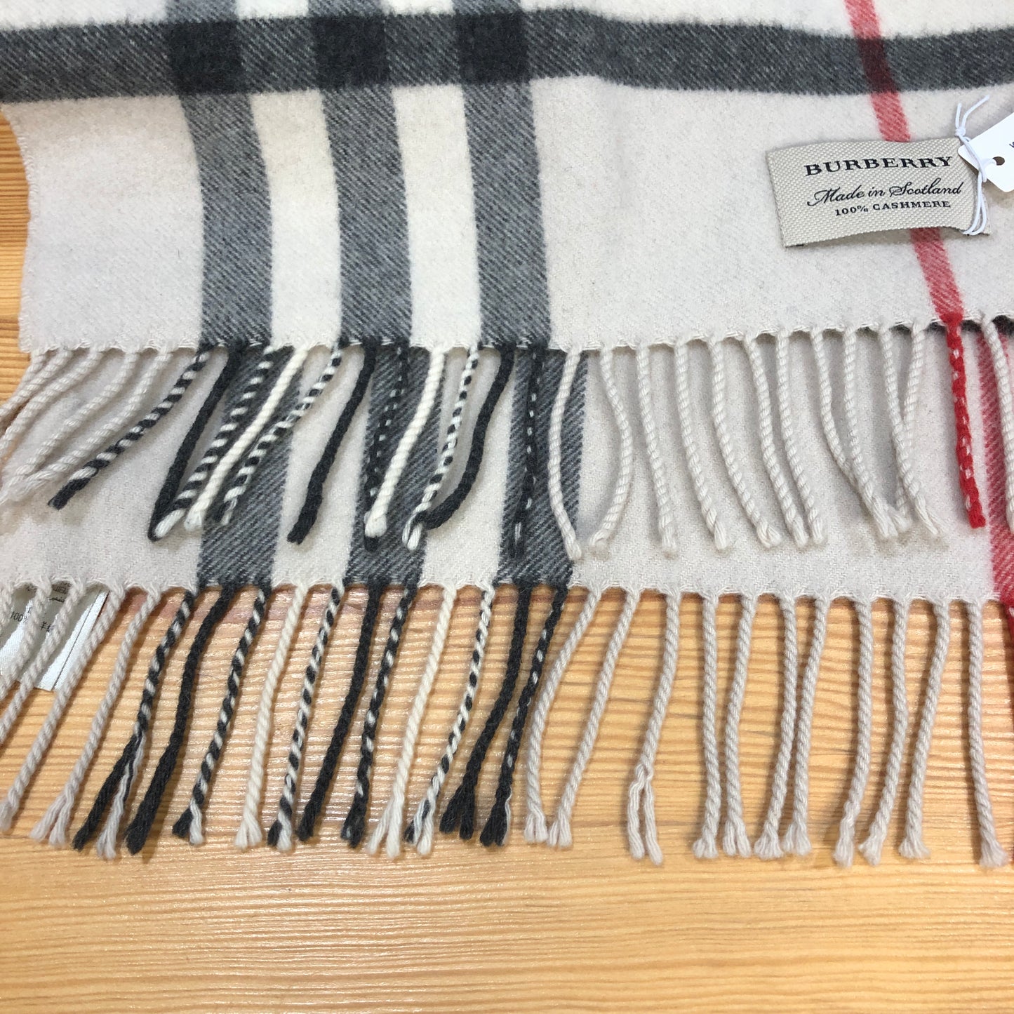 Burberry Classic Vintage Check 100% Cashmere Scarf Beige/Black/Red