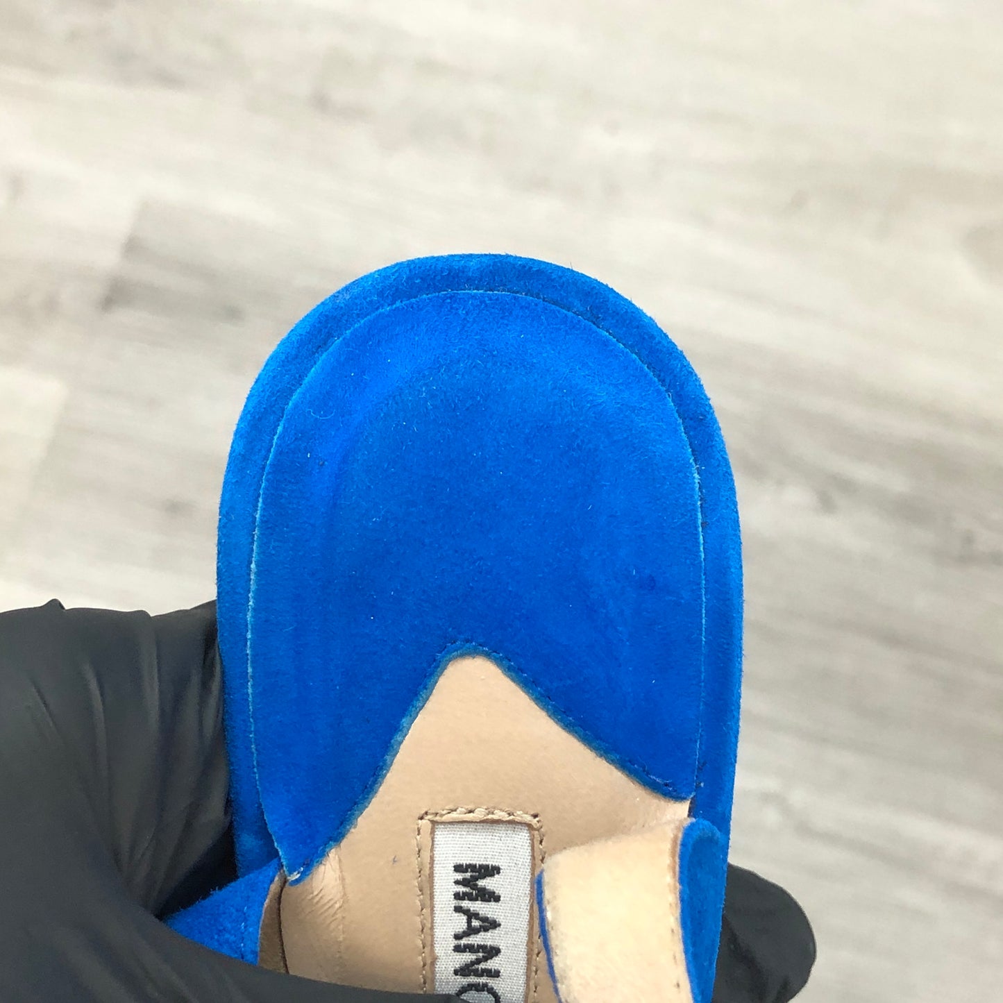 Manolo Blahnik Women's Suede Back Strap Pointed Toe Stiletto Pumps Shoes 35.5 Bright Blue