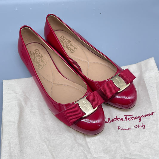 Ferragamo Red Patent Leather Vara Bow Flat Shoes US size 6.5