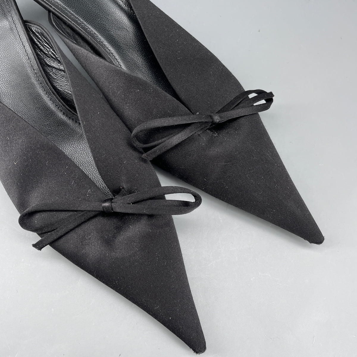 Balenciaga Women Black Fabric Bow Pointed Backless Mule Heels size 36