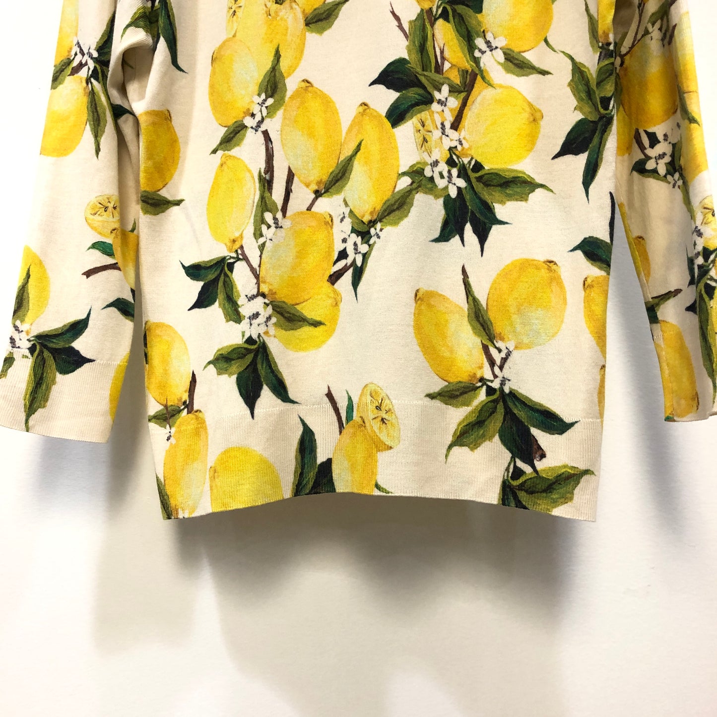 Dolce & Gabbana White Yellow Lemon Print V‑Neck Knit Top 42