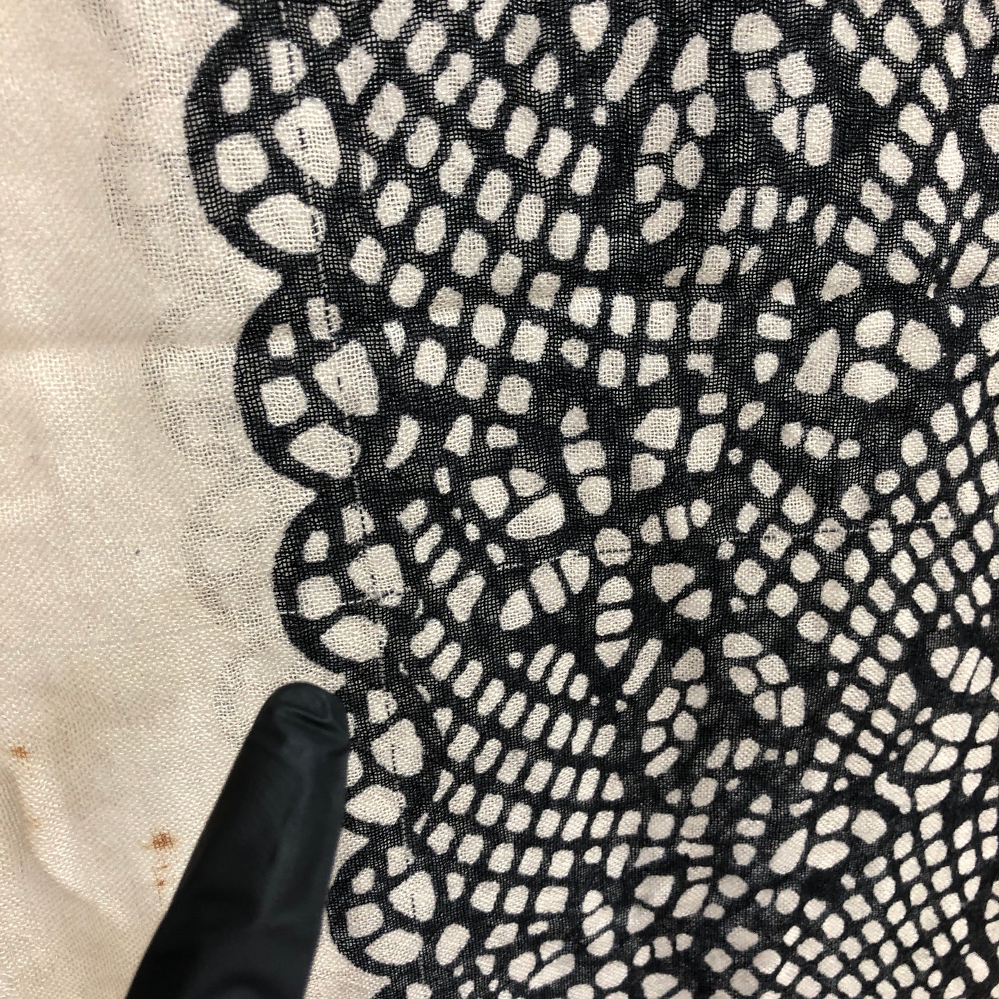 Marc by Marc Jacobs Lace Print Large Scarf 106*180cm Cream/Black