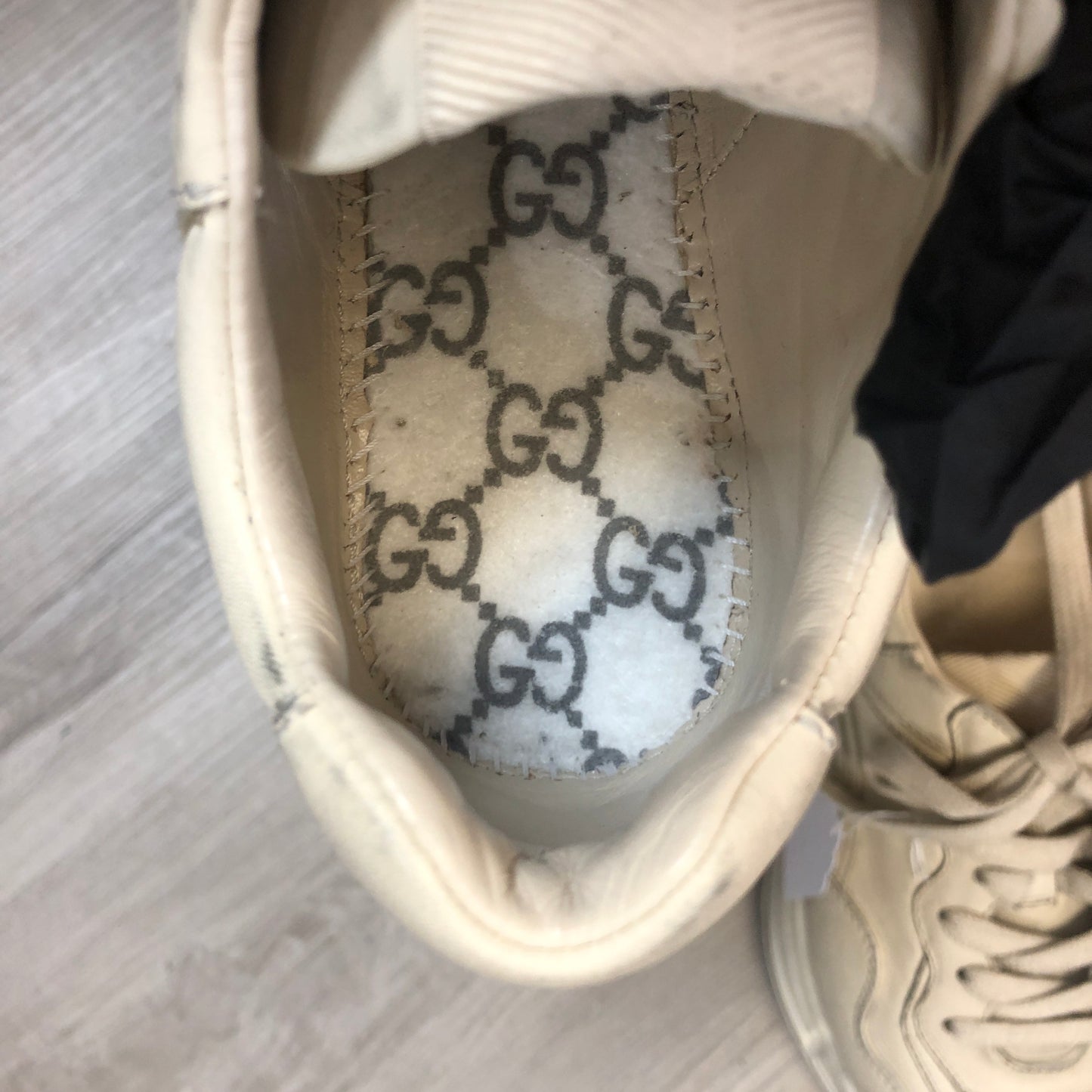 Gucci Women's Ivory Rhyton Distressed Sneakers Size 34.5
