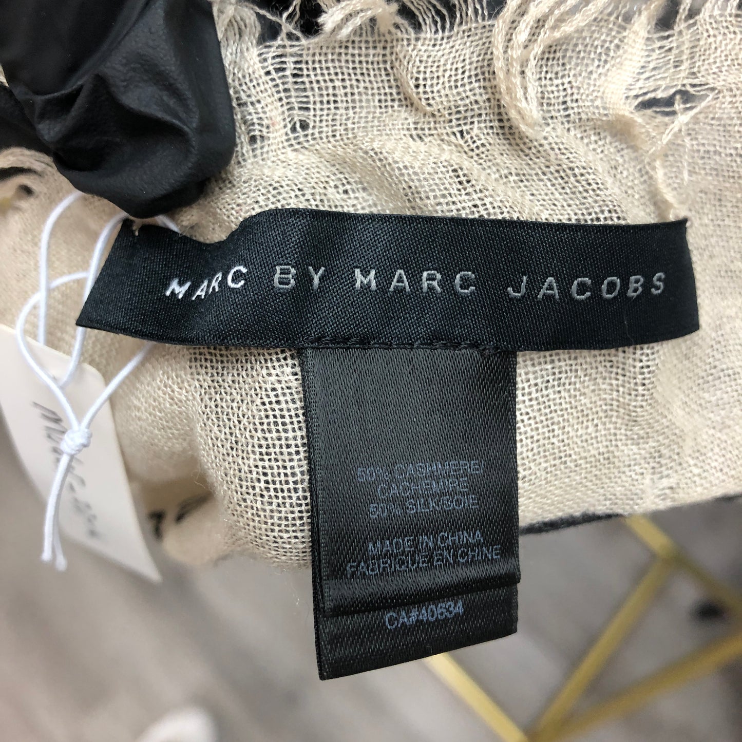 Marc by Marc Jacobs Lace Print Large Scarf 106*180cm Cream/Black